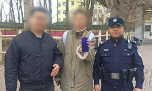 女子不慎遗落手机 民警巡逻中快速助力找回